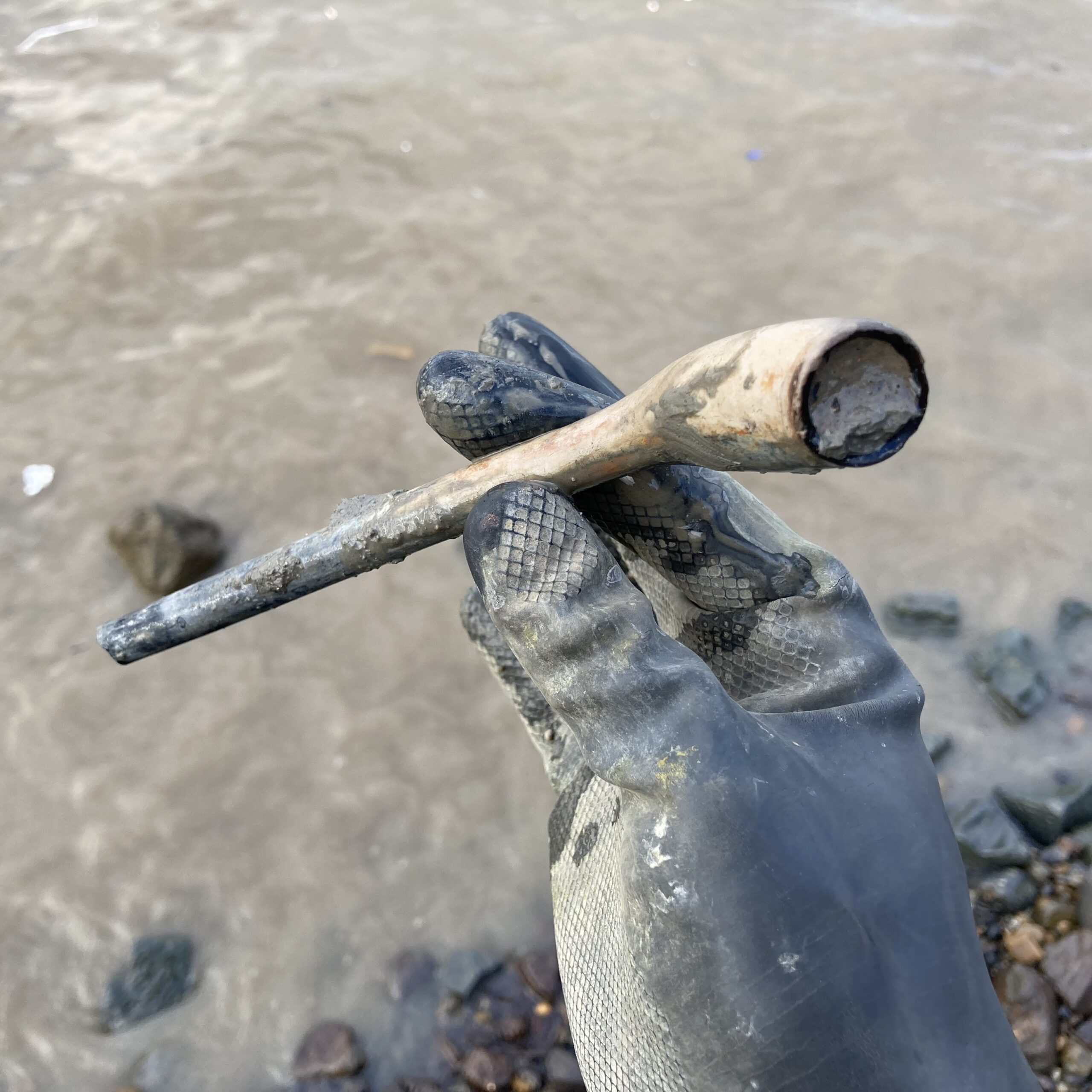 Clay tobacco pipe